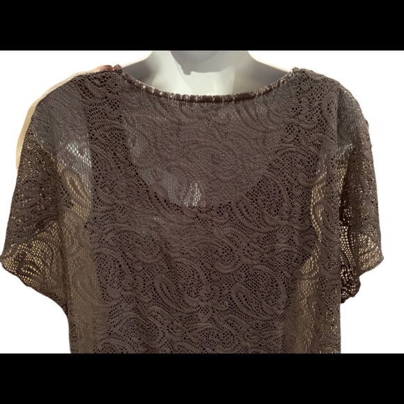 One‎ World Top with overlay - Picture 7 of 8